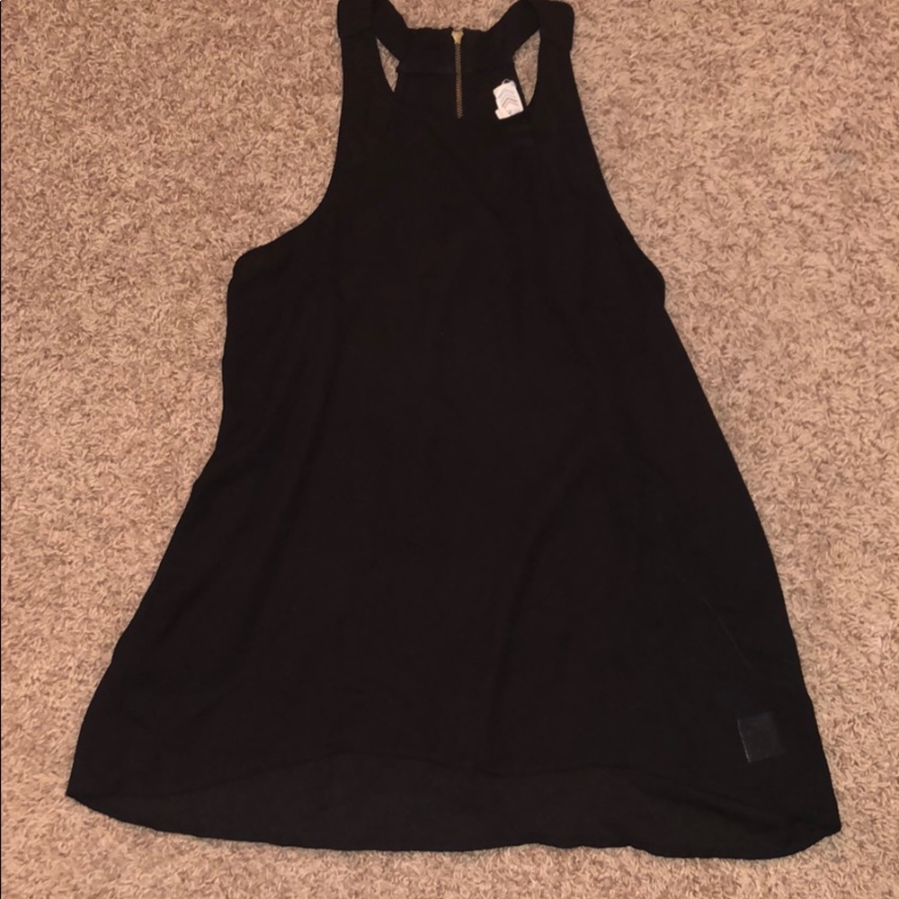 black flowy and light halter top with zipper